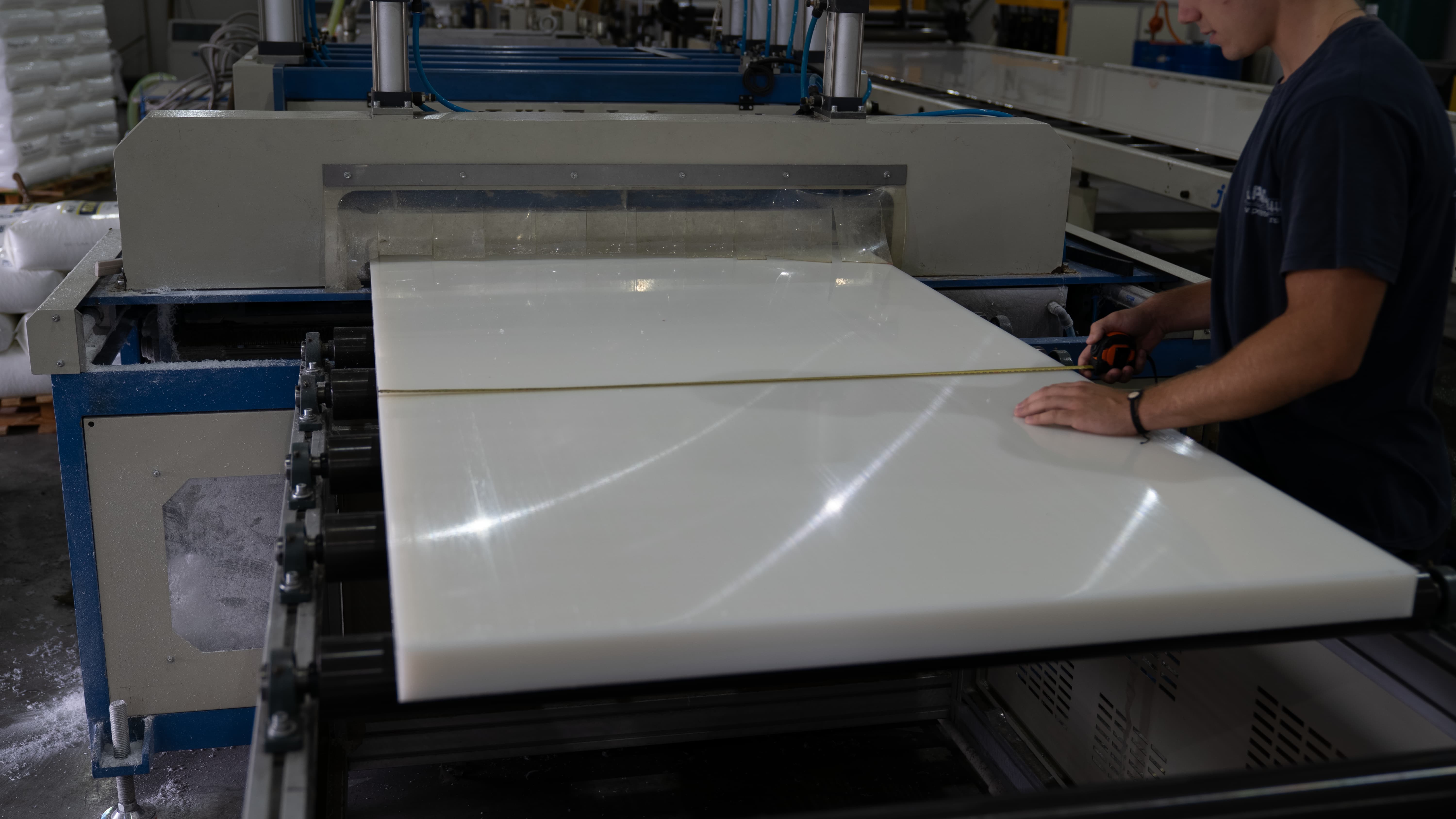 measuring plastic sheets 